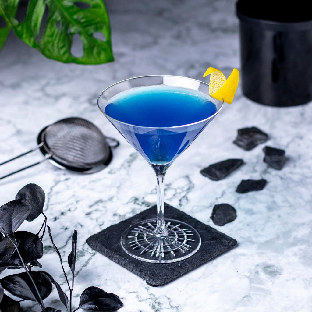 Blue Water Lily von Gin Loving Couple aus dem Rezept-Booklet von European Craft Club